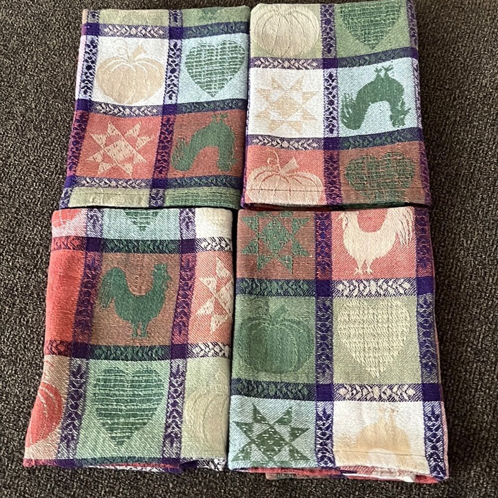 Autumnal Farmhouse Set of 4 Dinner Square Cloth Napkins- 16” by 16”